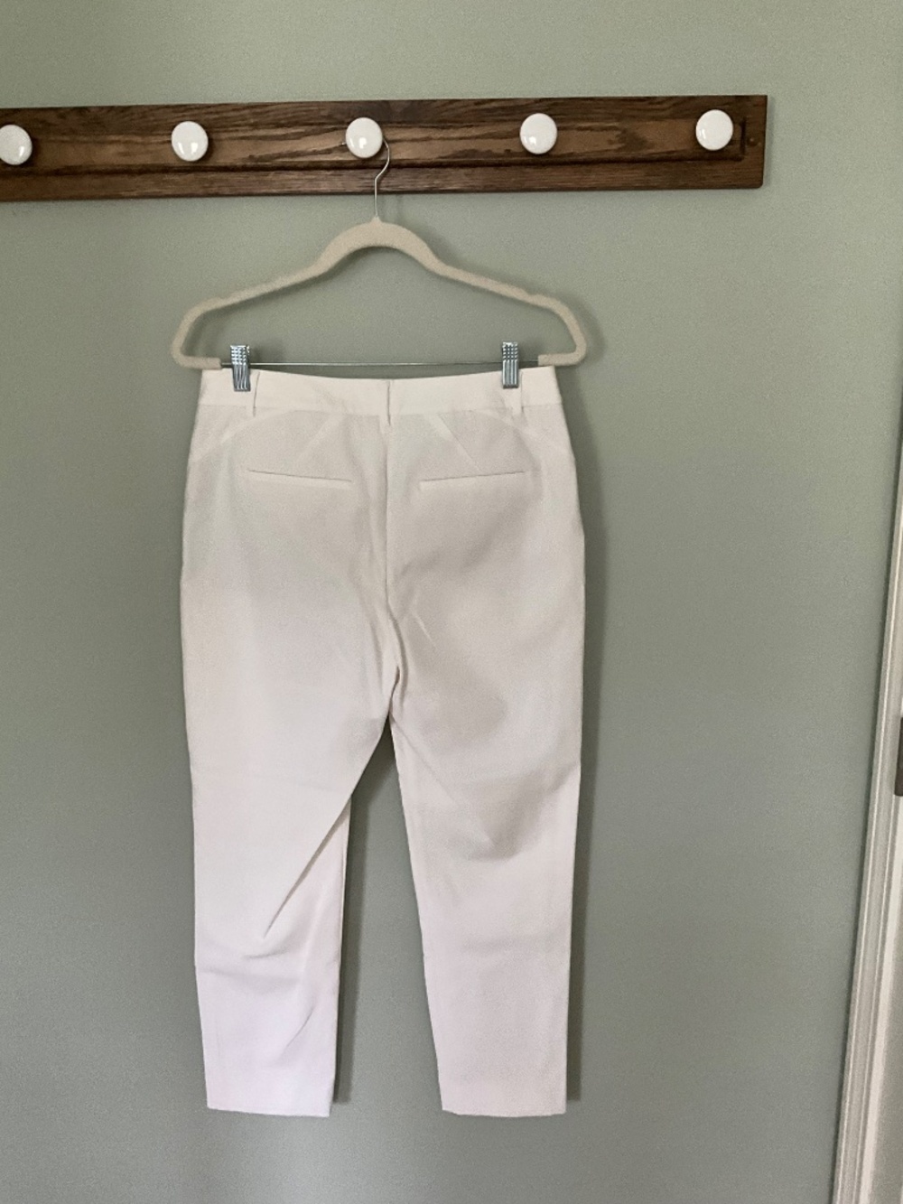 White House Black Market Slim Ankle 8R Antique White - Picture 3 of 3